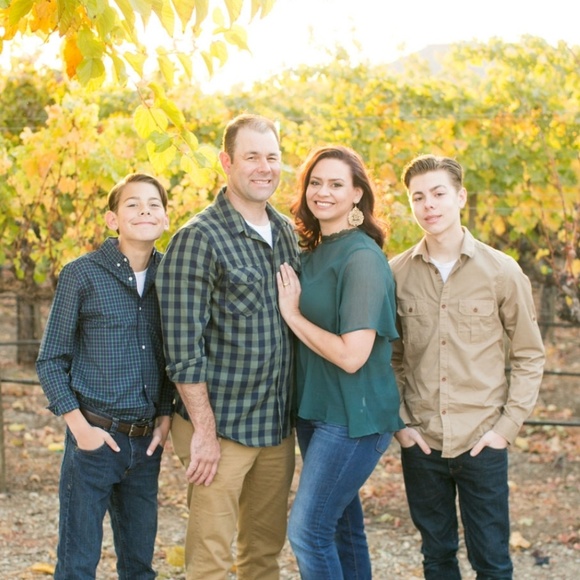 Hello, I'm Brandee ✌🌼 - Picture 2 of 8